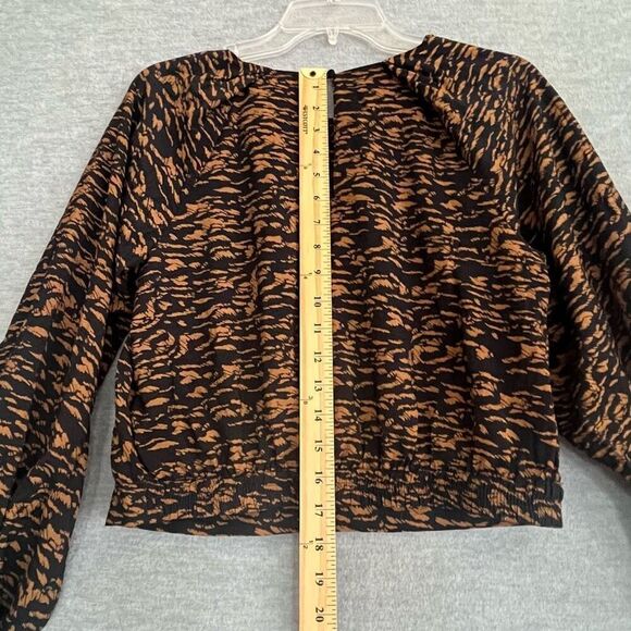 Banana Republic Keyhole Cropped Top Womens Small Bishop Sleeve Exotic Mob Wife - Picture 11 of 12